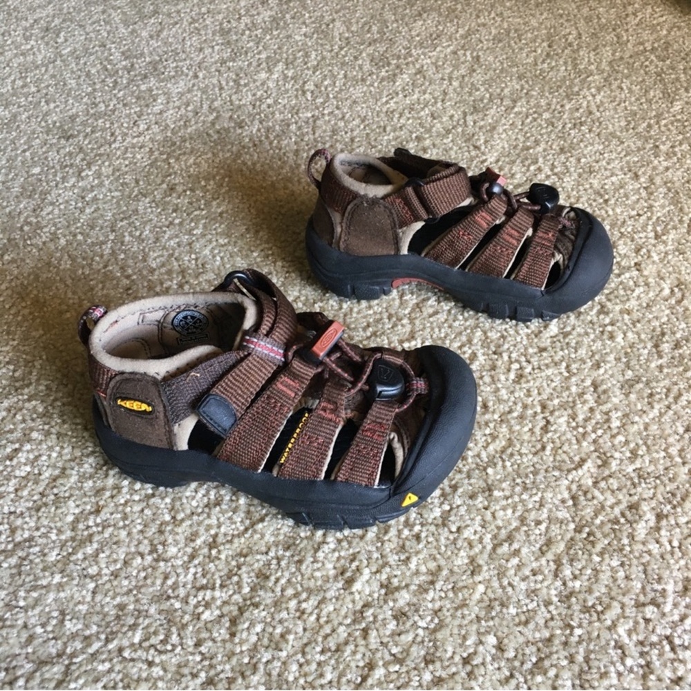 Keen Brown Newport H2